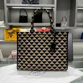 Picture of Prada Lady Handbags _SKUfw126945435fw